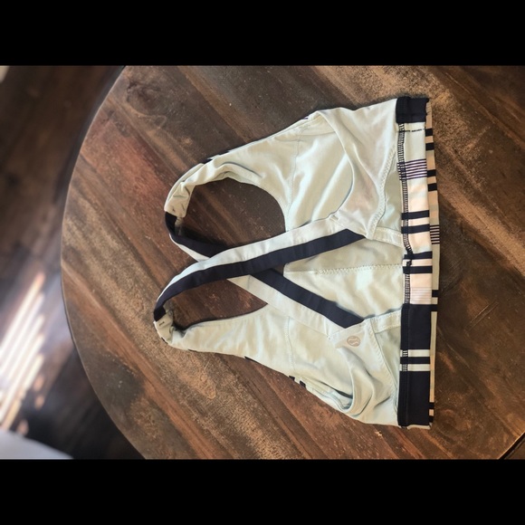 Lululemon sports bra - Picture 2 of 3